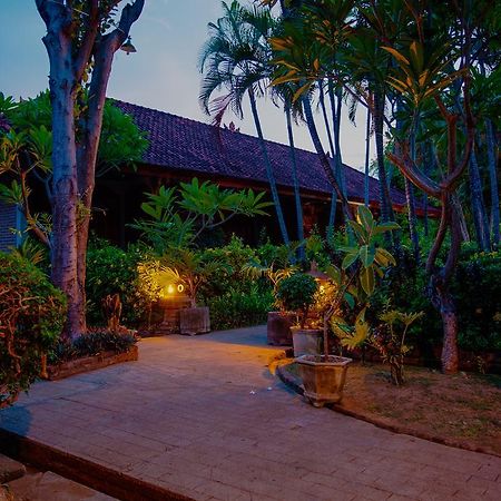 โรงแรมอังโซกา Temukus ภายนอก รูปภาพ